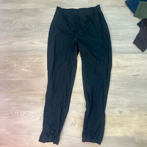 LULULEMON JOGGER WITH ZIPPER ANKLE
DETAIL